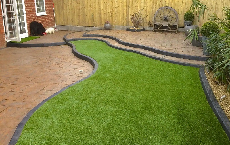 How artificial grass helps promote your exhibition