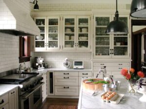 7 reasons to hire custom kitchen cabinet designer