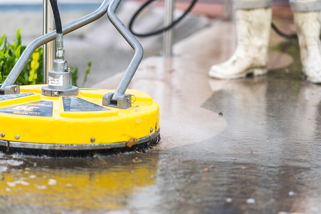 How to find a perfect concrete cleaning contractor for your private property?